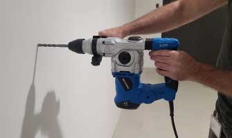 Guide: Use a drill for the concrete wall